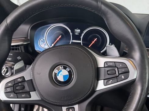 Used 2018 BMW M550i xDrive M550i xDrive w/ Dynamic Handling Package image 16