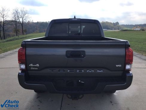 Used 2022 Toyota Tacoma SR image 4