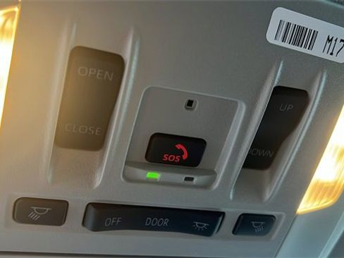 Certified 2025 Toyota Highlander Limited image 12