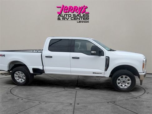 Used 2024 Ford F250 XLT w/ FX4 Off-Road Package image 6