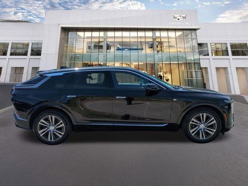 Certified 2024 Cadillac Lyriq Luxury image 4