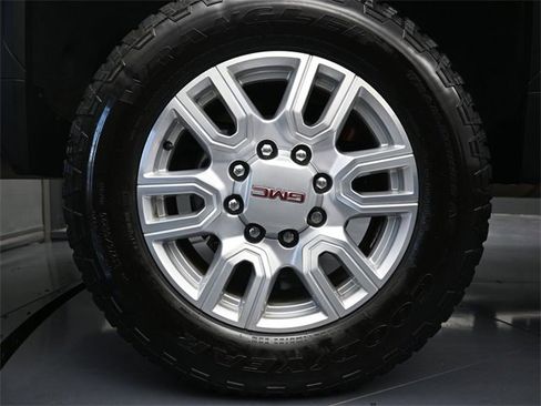 Used 2023 GMC Sierra 2500 SLT w/ SLT Premium Package image 9