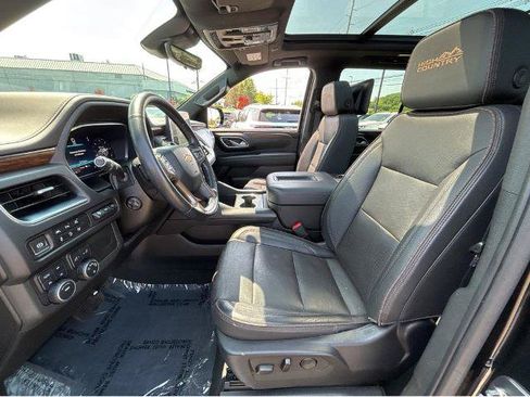Used 2023 Chevrolet Tahoe High Country w/ Premium Package 2 AWD/4WD image 17