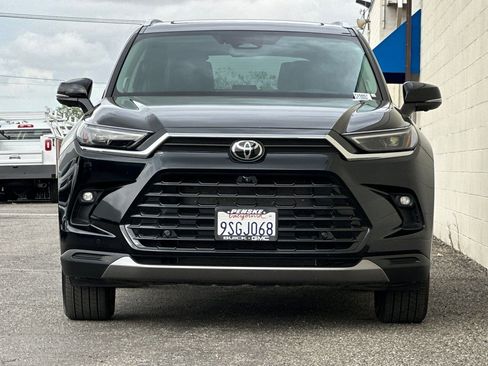 Used 2025 Toyota Grand Highlander AWD image 9