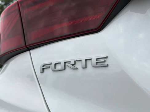 Used 2024 Kia Forte LXS w/ LXS Technology Package FWD image 15