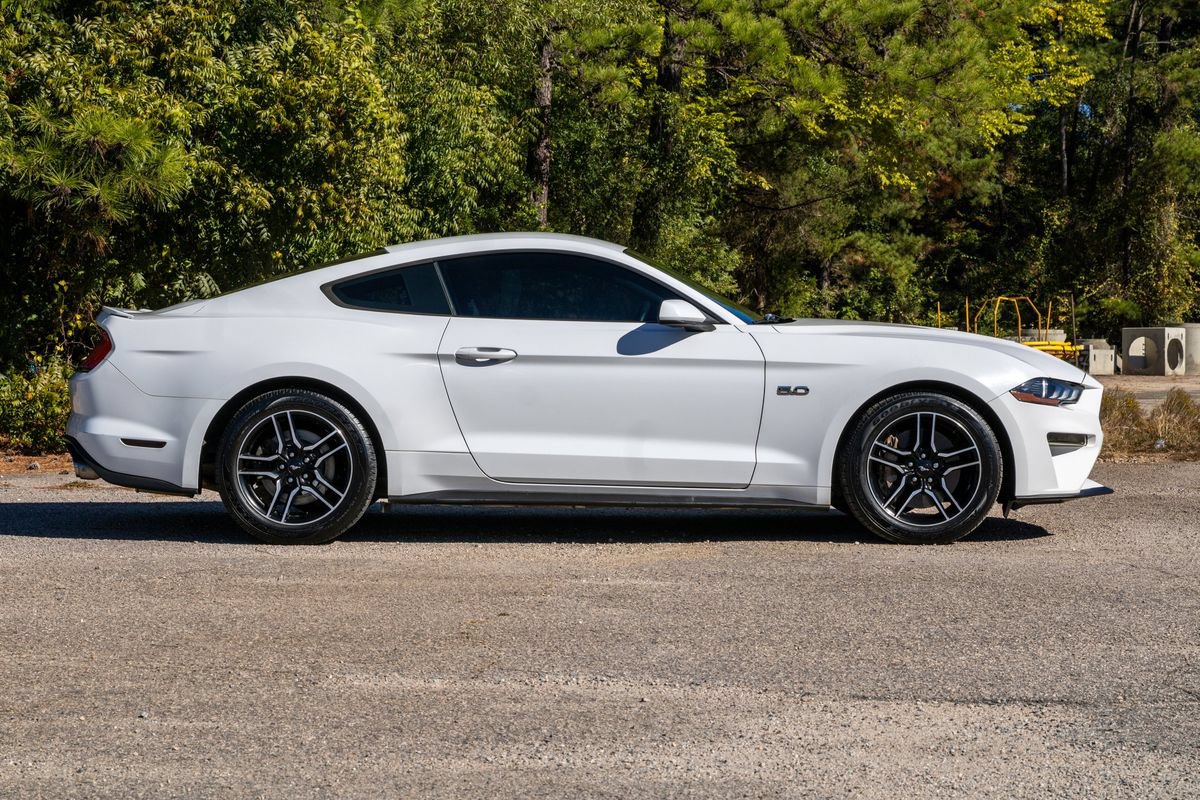 Used 2018 Ford Mustang GT RWD image 4