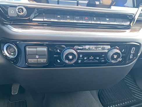 Used 2025 Chevrolet Silverado 1500 LT w/ Convenience Package II image 32