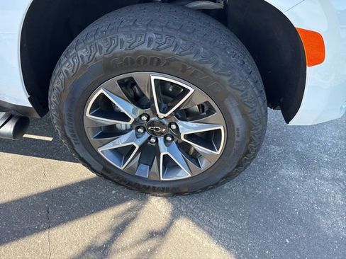 Used 2023 Chevrolet Tahoe Z71 w/ Luxury Package image 6