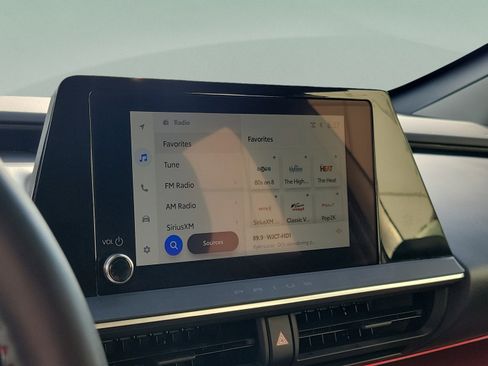 Certified 2025 Toyota Prius Plug-In Hybrid FWD image 18
