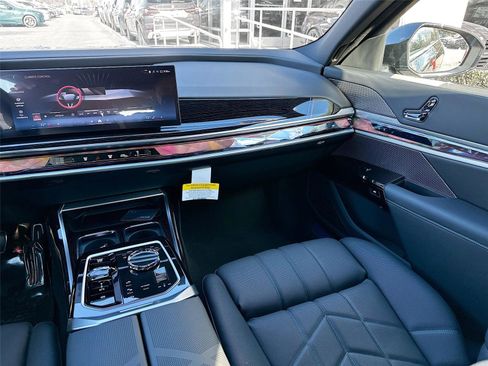 New 2026 BMW 760i xDrive w/ Executive Package image 21