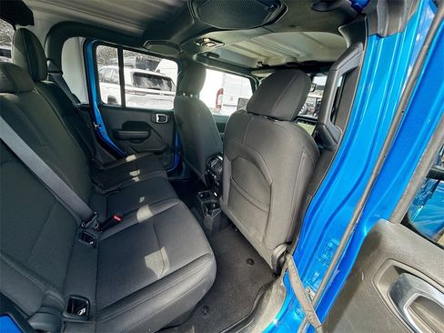 Used 2022 Jeep Gladiator Sport image 31