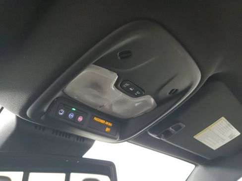 Used 2023 Chevrolet Colorado LT w/ LT Convenience Package II RWD image 31