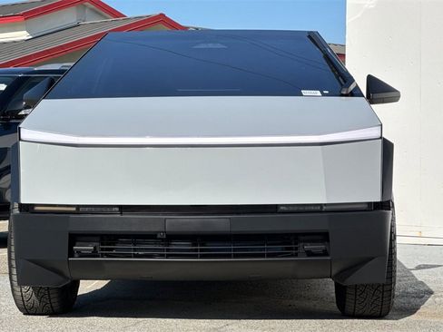 Used 2024 Tesla Cybertruck AWD Crew Cab image 8