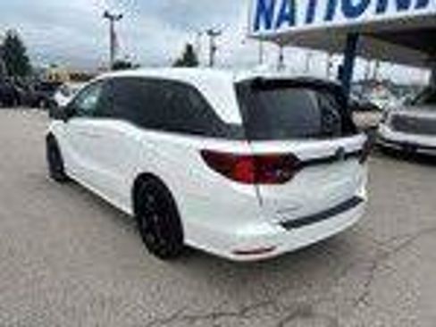 Used 2023 Honda Odyssey Sport image 4
