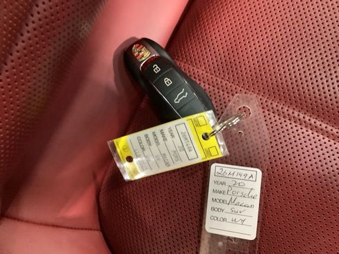 Used 2020 Porsche Macan S image 28