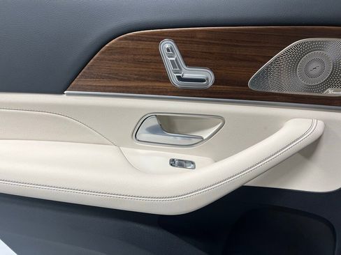 Used 2024 Mercedes-Benz GLS 450 4MATIC image 24