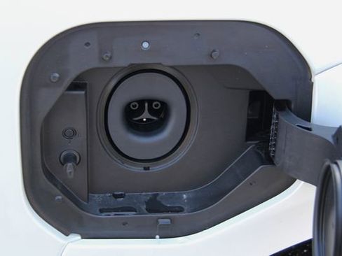 New 2026 Subaru Solterra Premium image 12