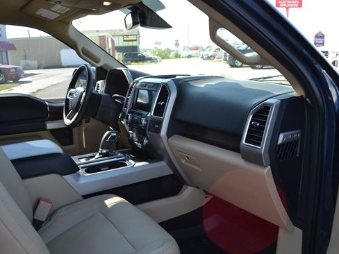 Used 2017 Ford F150 Lariat w/ Equipment Group 502A Luxury image 38