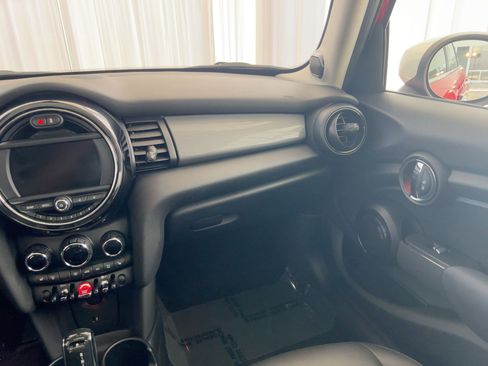 Used 2020 MINI Cooper 4-Door Hardtop image 32