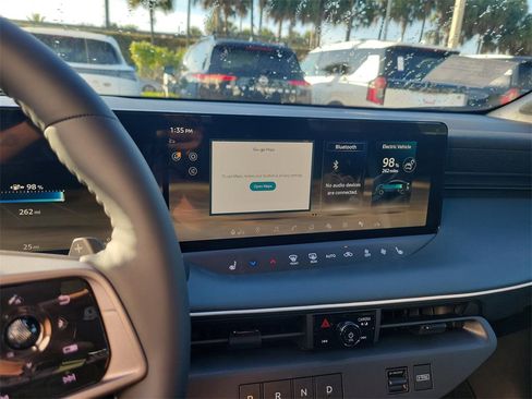 New 2026 Nissan Leaf Platinum+ image 9