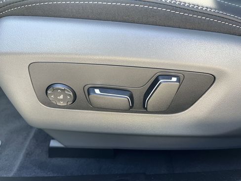 Used 2025 BMW i5 M60 w/ Premium Package image 15