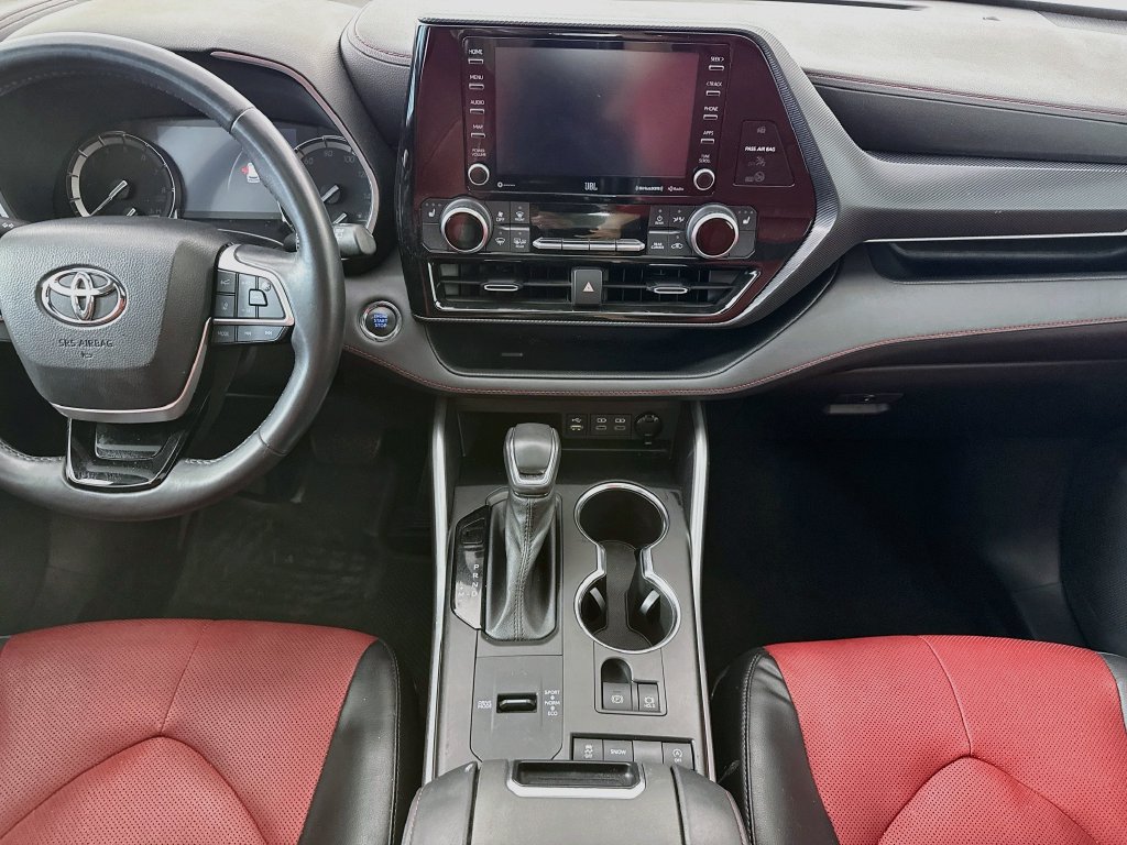 Used 2022 Toyota Highlander XSE FWD image 14