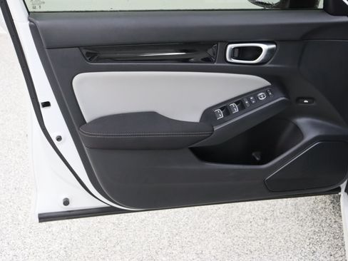 Used 2025 Honda Civic Sport image 12