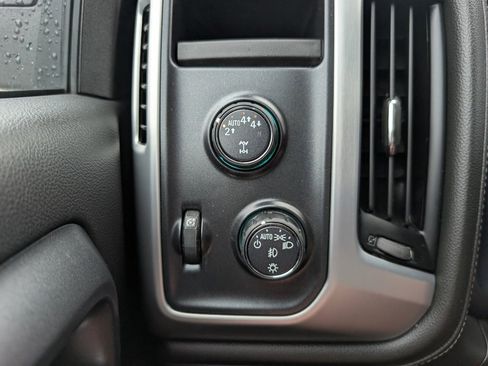 Used 2018 GMC Sierra 1500 SLE w/ SLE Value Package image 32