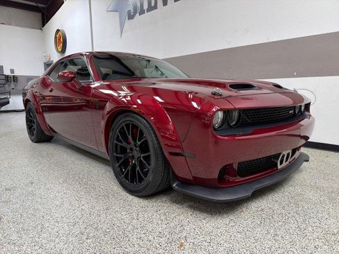 Used 2018 Dodge Challenger SRT Hellcat image 38