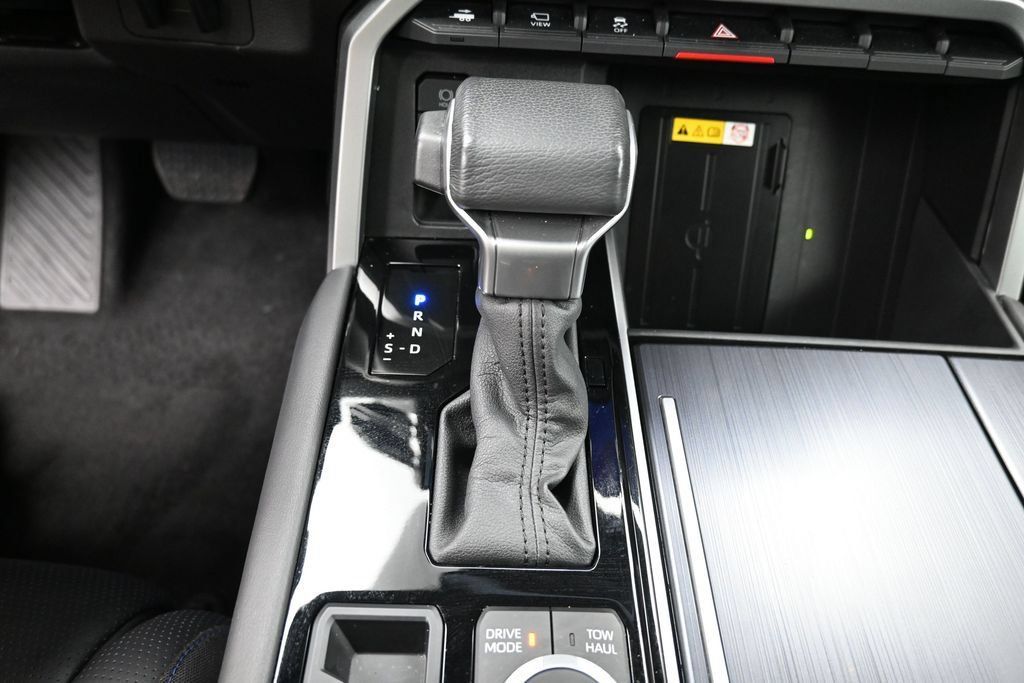Used 2024 Toyota Tundra Platinum AWD/4WD image 26