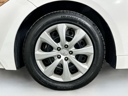 Used 2024 Toyota Corolla LE image 11