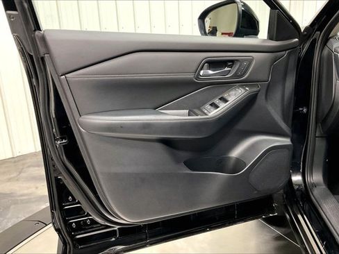 Used 2025 Nissan Rogue SL w/ Tech Package AWD/4WD image 23