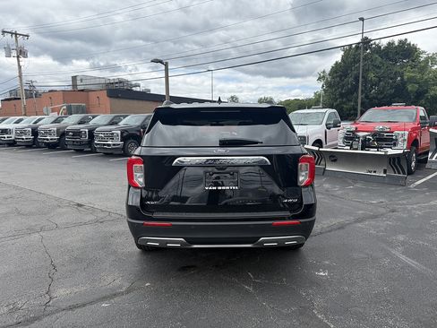 Certified 2023 Ford Explorer XLT w/ Equipment Group 202A AWD/4WD image 5
