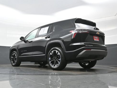 Used 2026 Chevrolet Equinox LT AWD/4WD image 30