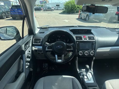 Used 2018 Subaru Forester 2.5i Premium AWD/4WD image 12