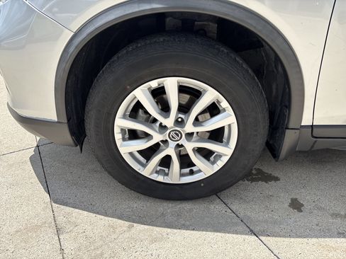 Used 2019 Nissan Rogue SV AWD/4WD image 25