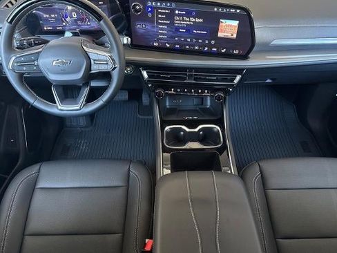 New 2026 Chevrolet Traverse LT w/ Enhanced Driving Package AWD/4WD image 14