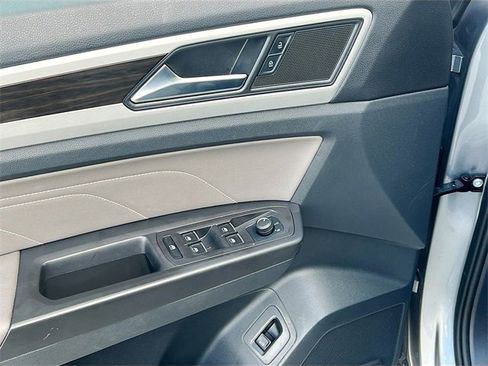 Used 2023 Volkswagen Atlas SE image 11