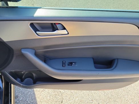 Used 2018 Hyundai Sonata Limited FWD image 10