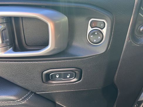 Used 2020 Jeep Gladiator Overland w/ Safety Group image 16