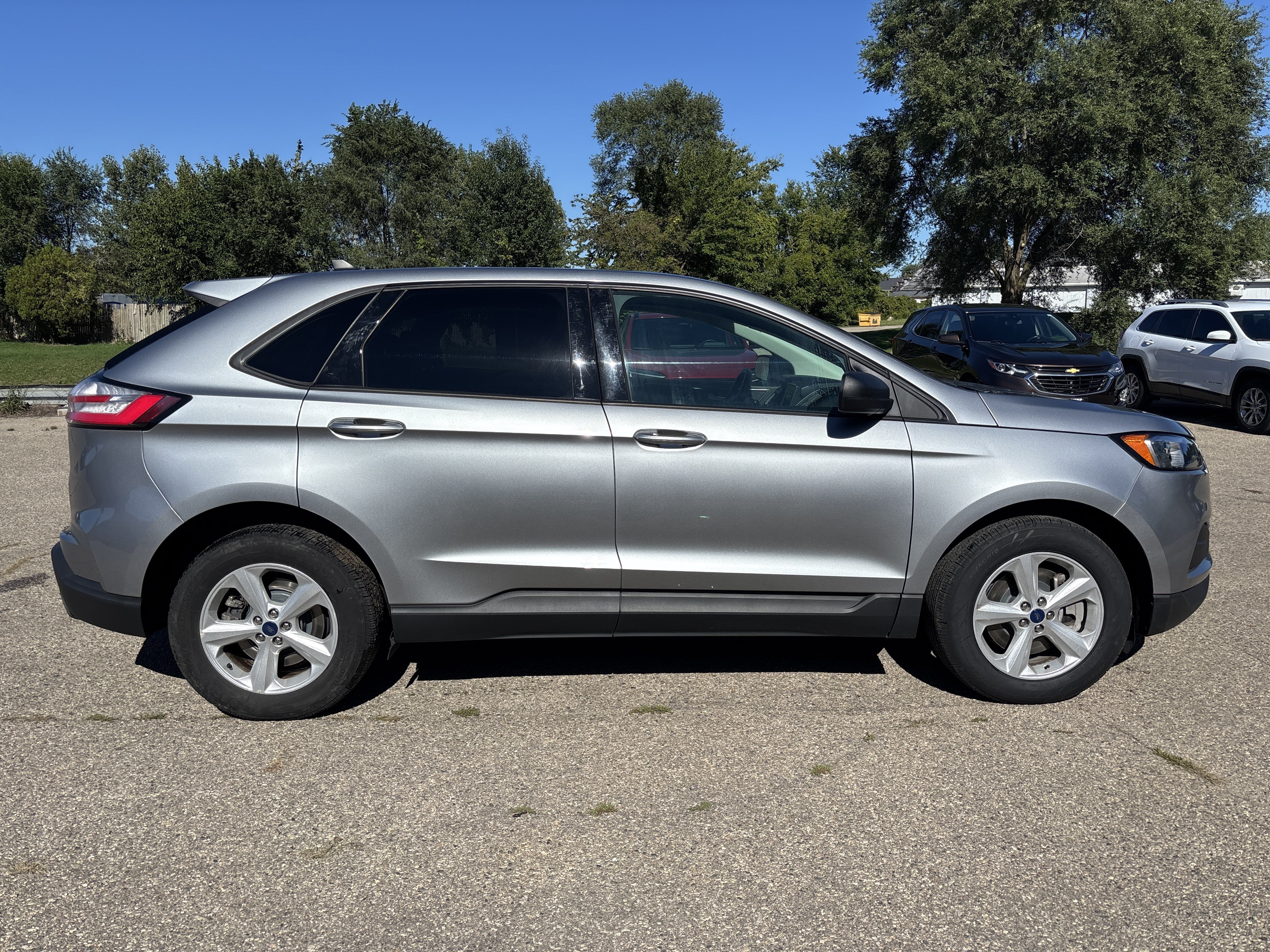 Used 2022 Ford Edge SE AWD/4WD image 2