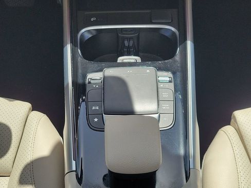 Certified 2022 Mercedes-Benz GLB 250 image 20