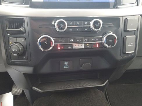 Certified 2022 Ford F150 XLT w/ Equipment Group 302A High image 33