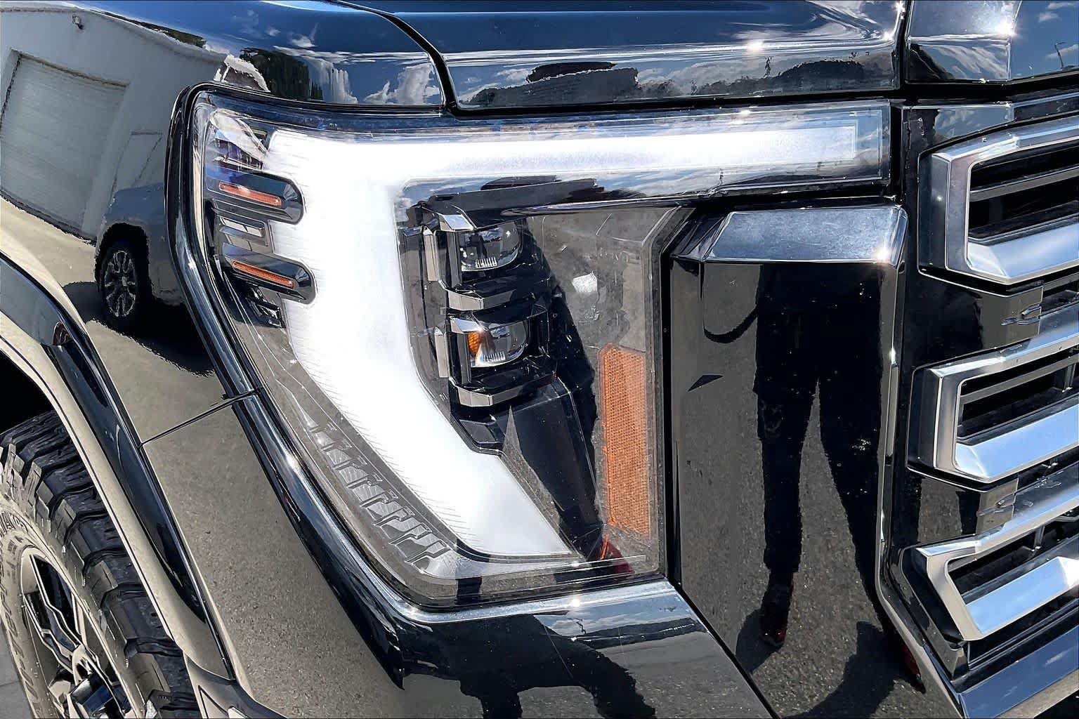 Used 2025 GMC Sierra 3500 AT4 w/ AT4 Premium Plus Package AWD/4WD image 28