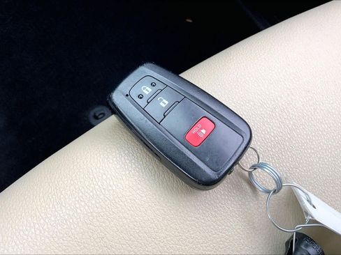 Used 2022 Toyota 4Runner SR5 Premium w/ Moonroof Package image 14