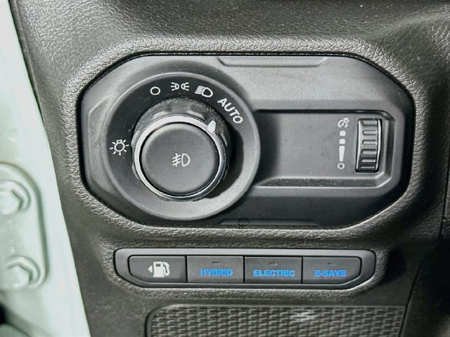 Used 2023 Jeep Wrangler Unlimited Sahara w/ Cold Weather Group AWD/4WD image 26