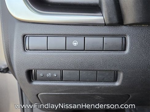 Used 2023 Nissan Rogue SV image 31