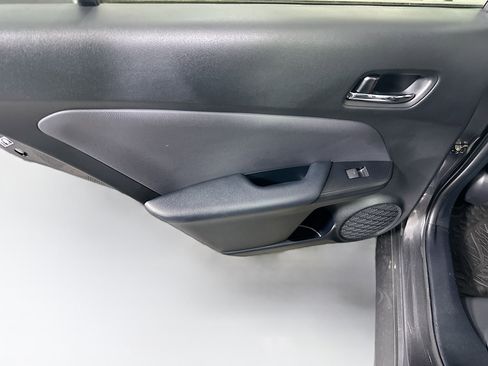 Used 2020 Toyota Prius XLE w/ Premium Convenience Package FWD image 26