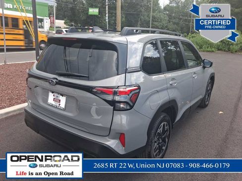 Used 2025 Subaru Forester Premium AWD/4WD image 8