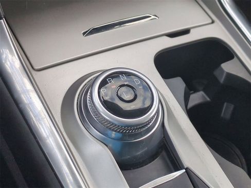 Used 2022 Ford Explorer XLT w/ Equipment Group 202A image 16